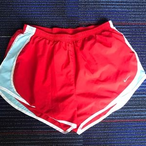 Nike Women’s Tempo Running Shorts Red Large